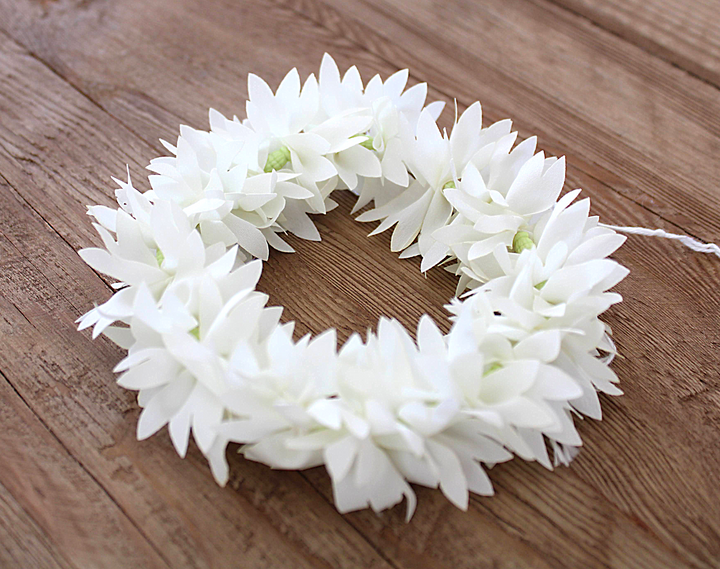 Gajra - White (Natural looking flowers)