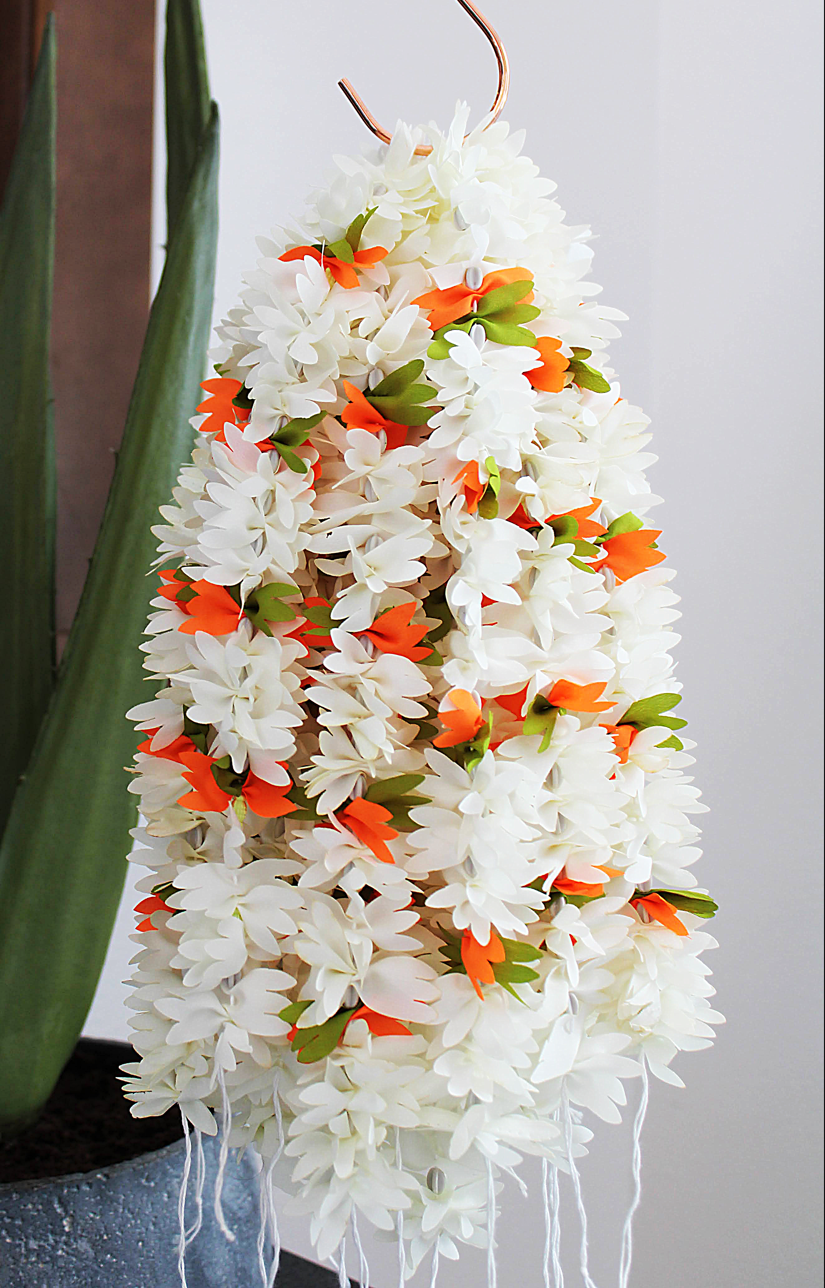 Kunsthaar Gajra Set – 4er Set Weiße Schnur Mit Roten Blüten, Ca. 33 Cm, Für Hochzeiten & Feste